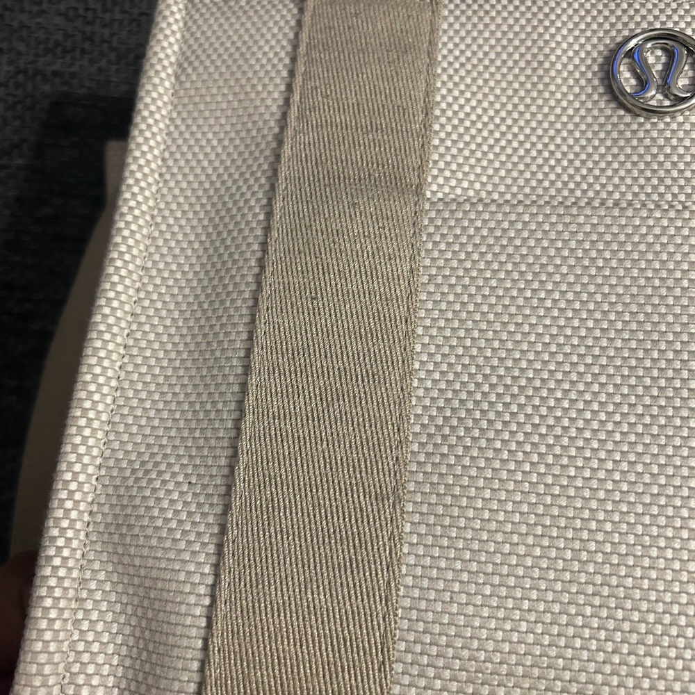 Lululemon Cream Beige Two Tone Mini Canvas Tote Bag 4.5L - Picture 5 of 8